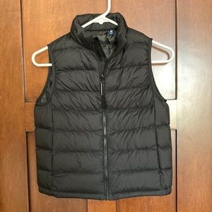Uniqlo kids vest 9-10 black NWOT